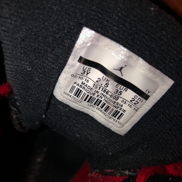 Air Jordan 12 Gym Red;Air Jordan 12 Grey and White - Picture 4 of 8